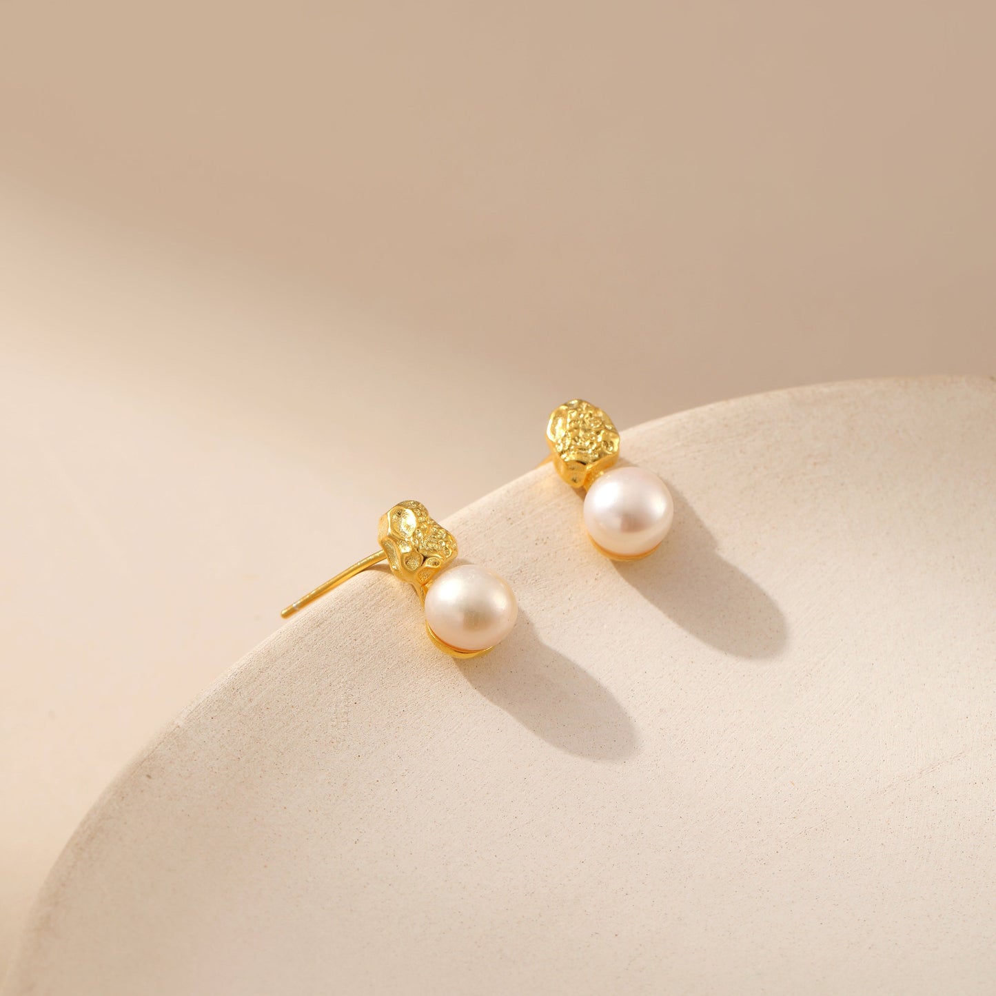 Diana Pearl Stud Earrings