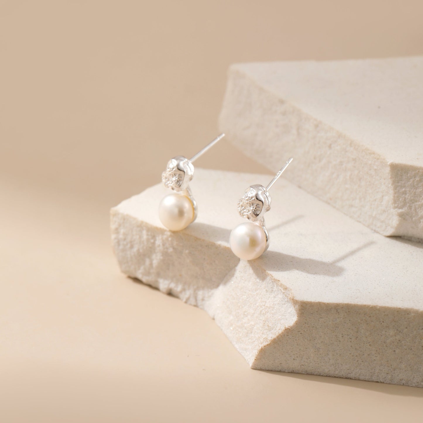 Diana Pearl Stud Earrings